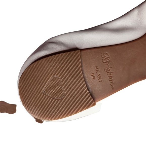 NWOB Brighton Heart women's off white leather ballet flats Sz 9B - Picture 11 of 12